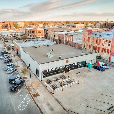 Deluxe Studio In Historic Downtown Building! Bartlesville Buitenkant foto