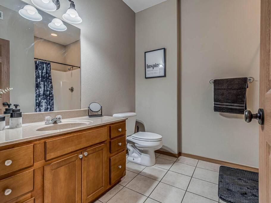 Deluxe Studio In Historic Downtown Building! Bartlesville Buitenkant foto