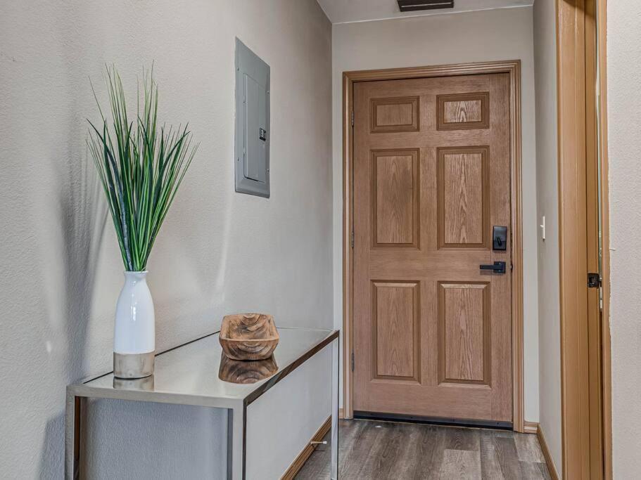 Deluxe Studio In Historic Downtown Building! Bartlesville Buitenkant foto