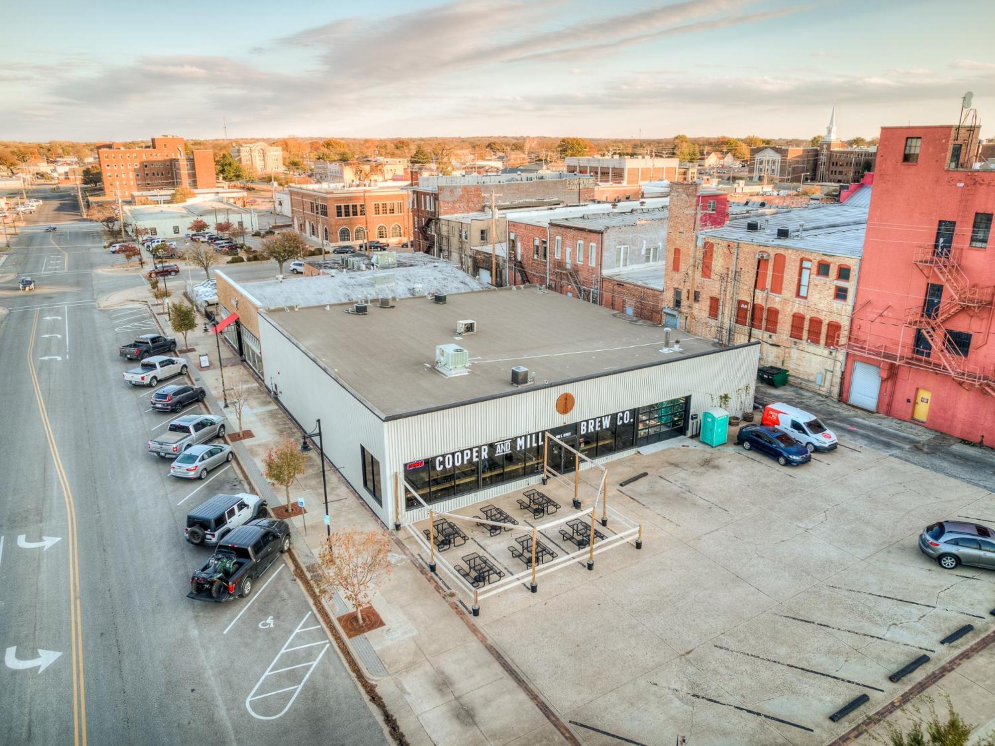Deluxe Studio In Historic Downtown Building! Bartlesville Buitenkant foto