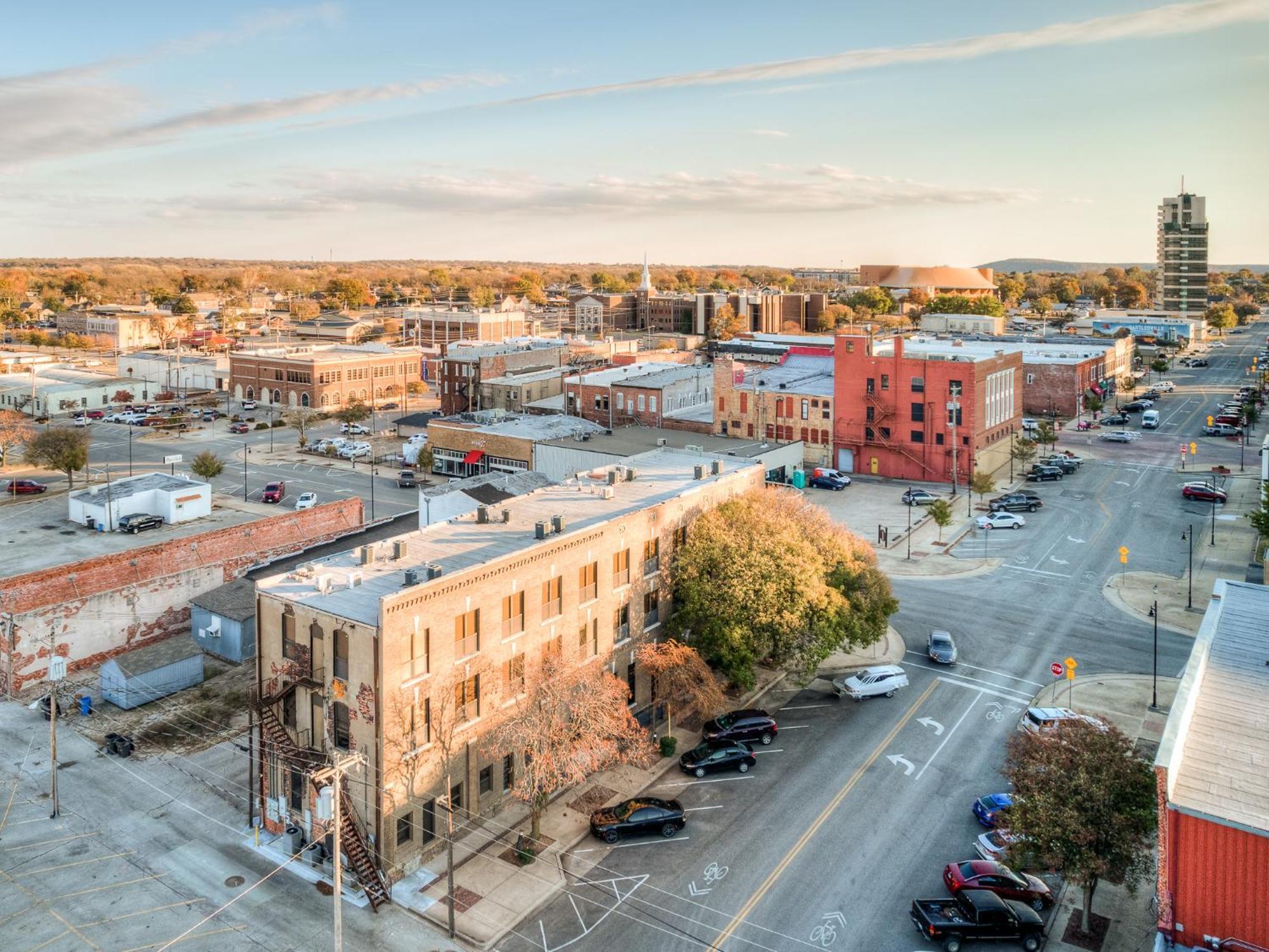 Deluxe Studio In Historic Downtown Building! Bartlesville Buitenkant foto