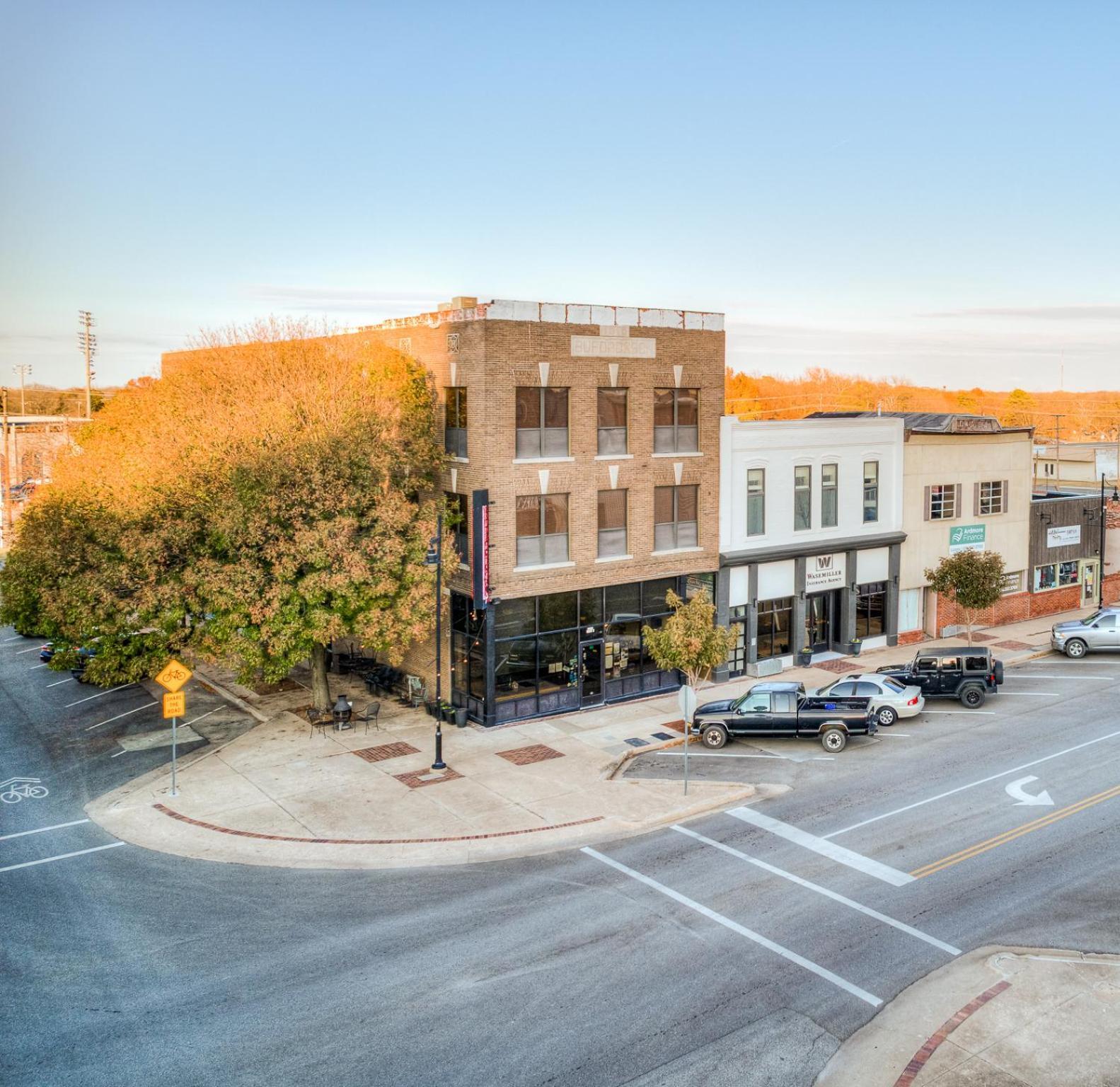 Deluxe Studio In Historic Downtown Building! Bartlesville Buitenkant foto